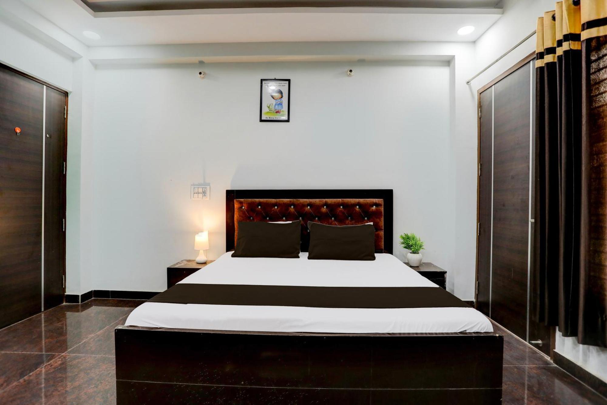 Hotel O Grand Epic Inn Noida Exterior photo