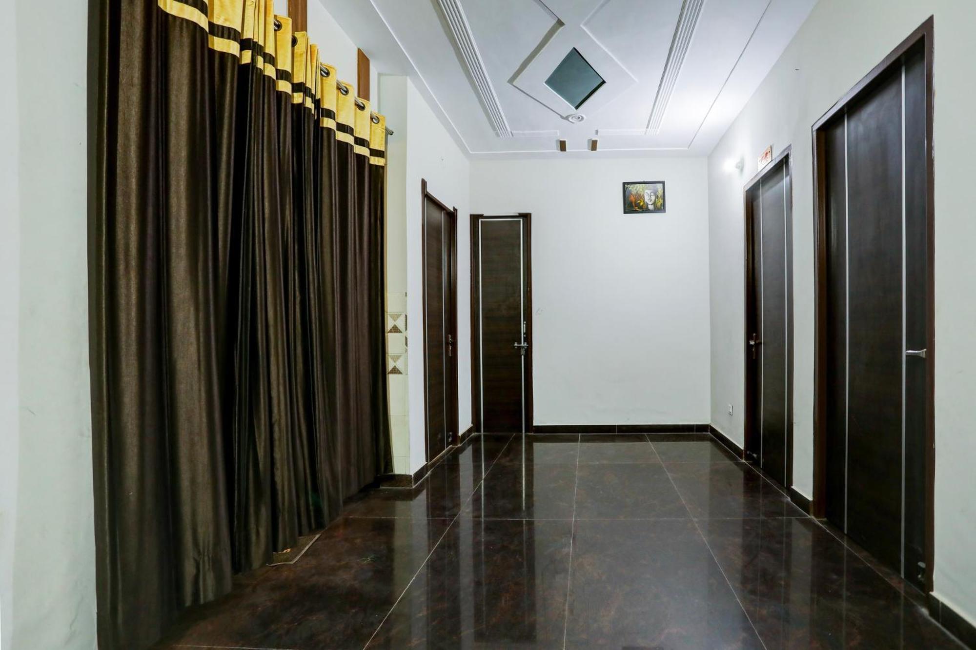 Hotel O Grand Epic Inn Noida Exterior photo