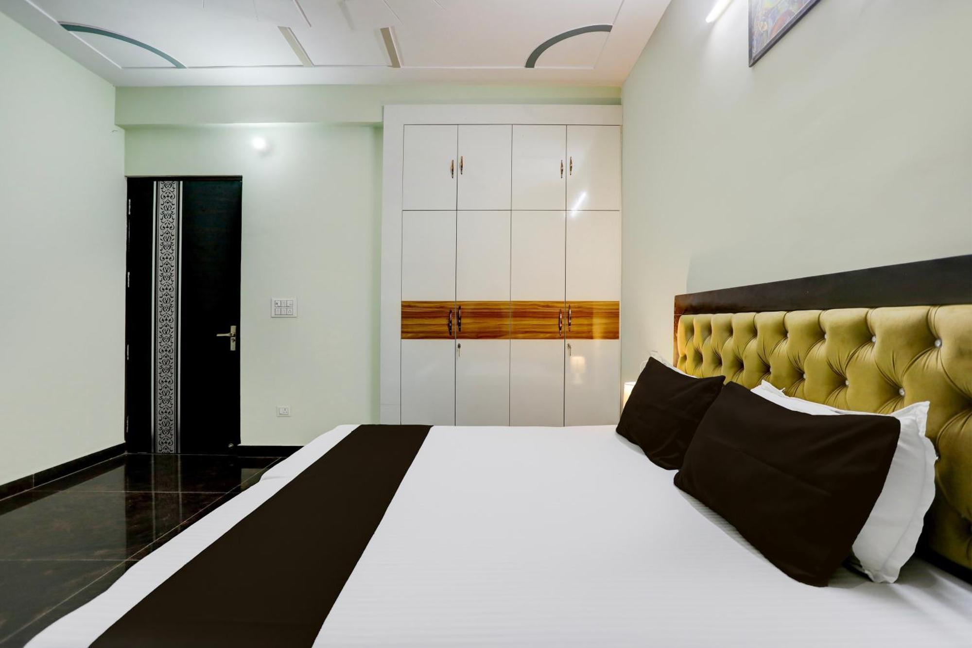Hotel O Grand Epic Inn Noida Exterior photo