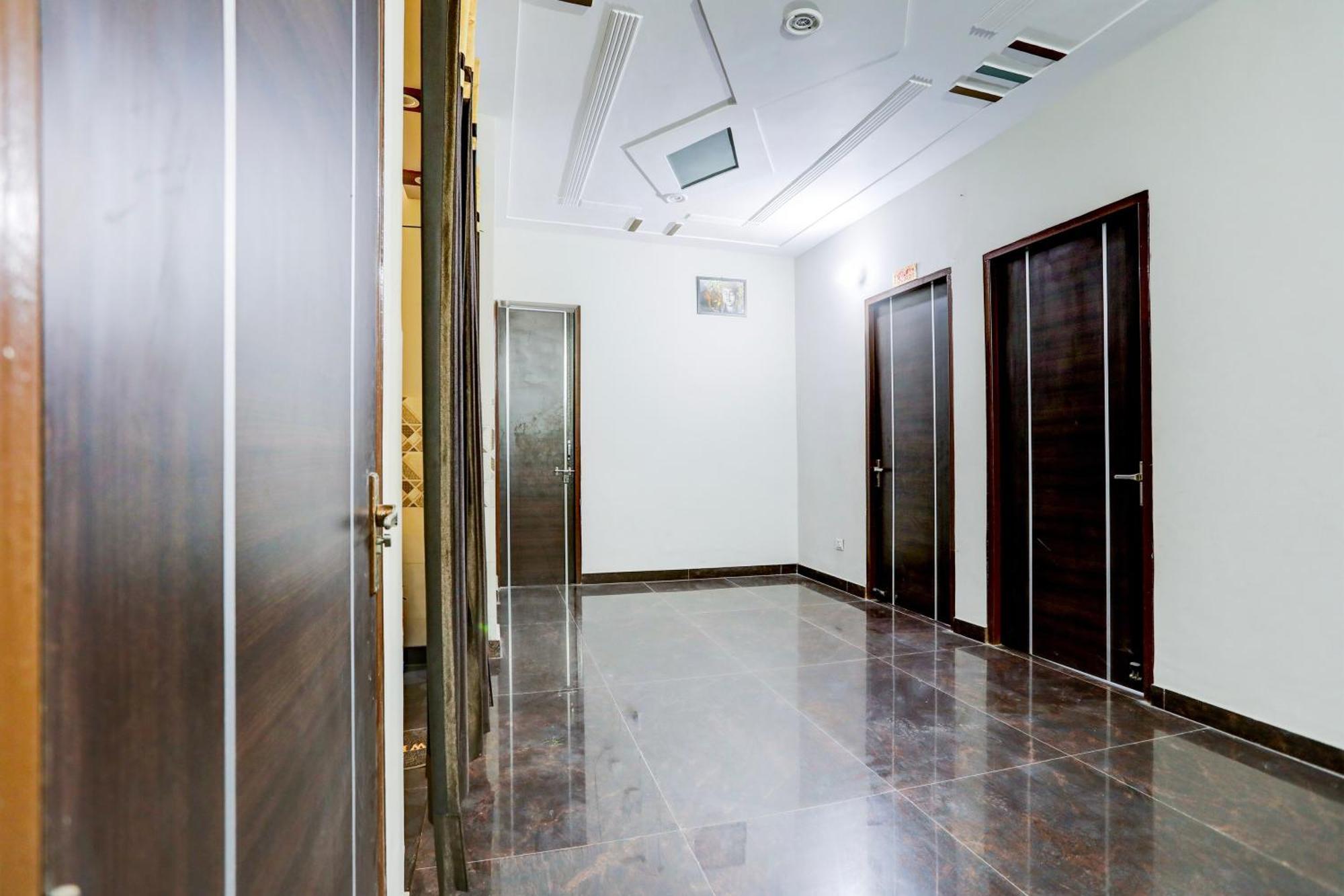 Hotel O Grand Epic Inn Noida Exterior photo